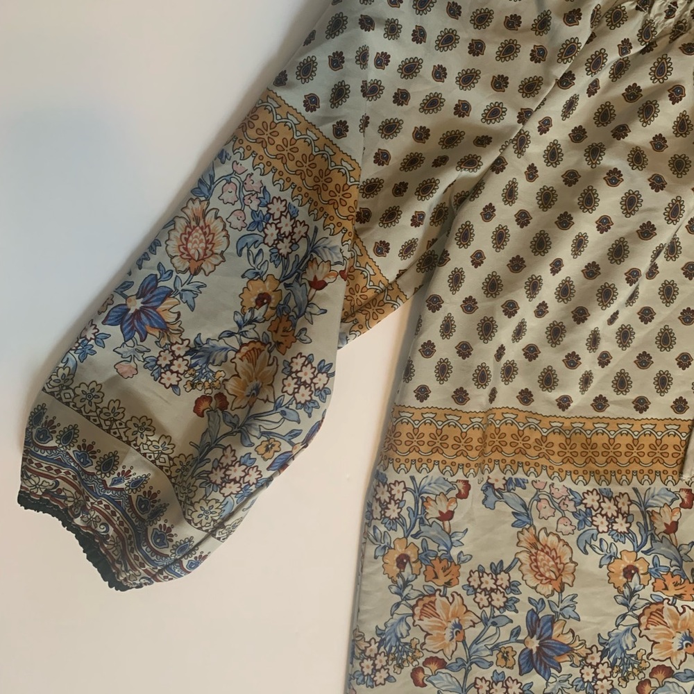Nice soft polyester fabric size L - Picture 2 of 3